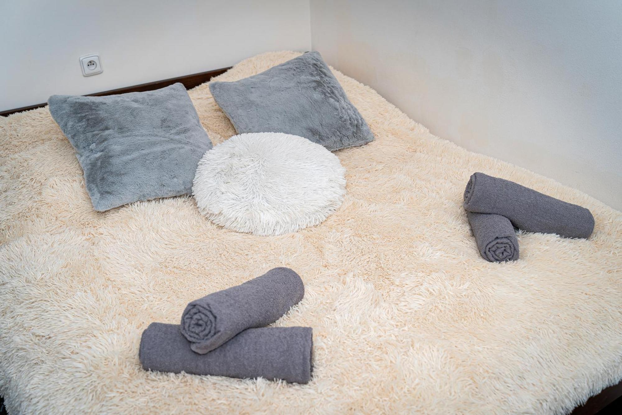 Ice Queen's Kingdom Apartment *